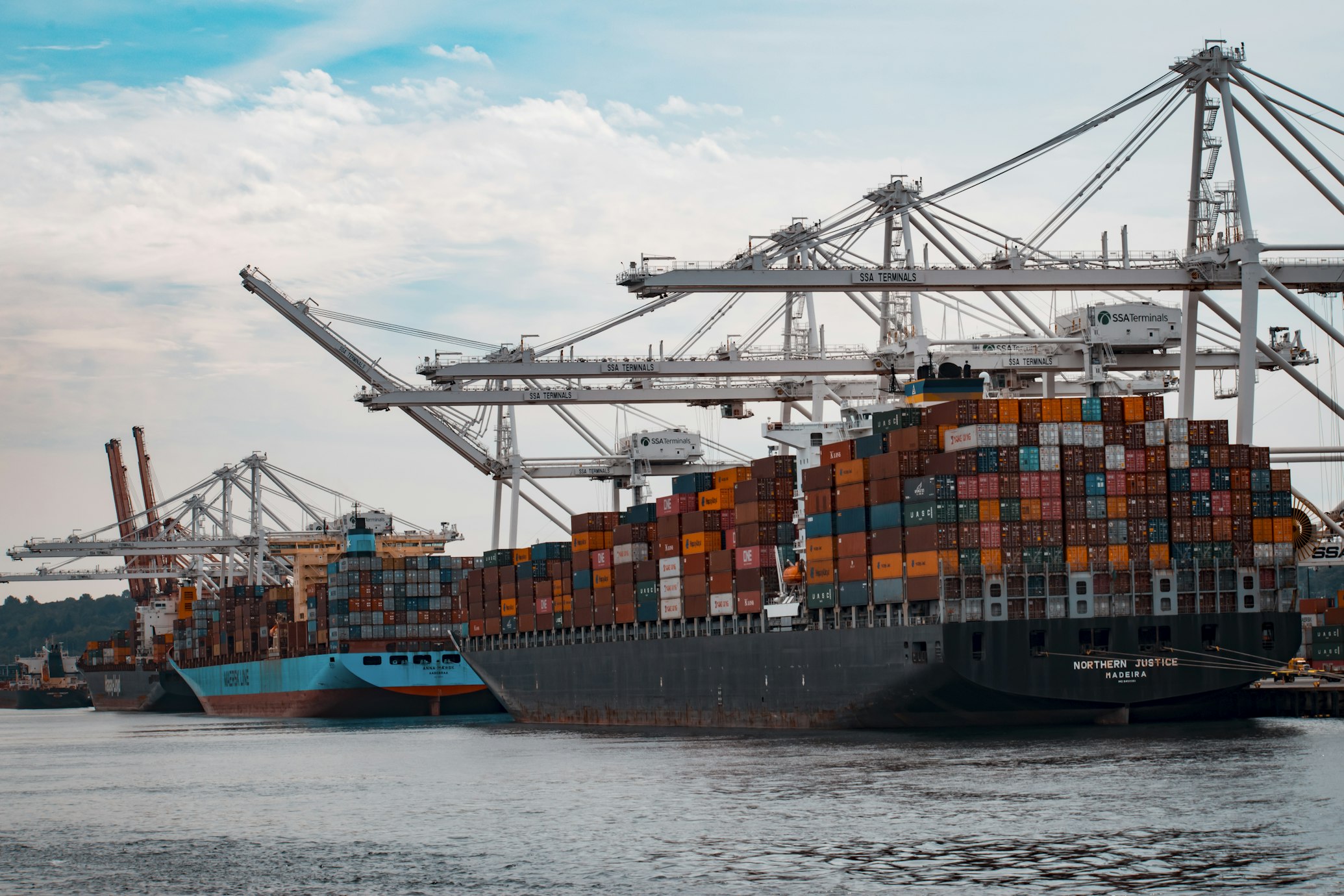 Novexia Logistics - Global logistics and international shipping services with real-time tracking